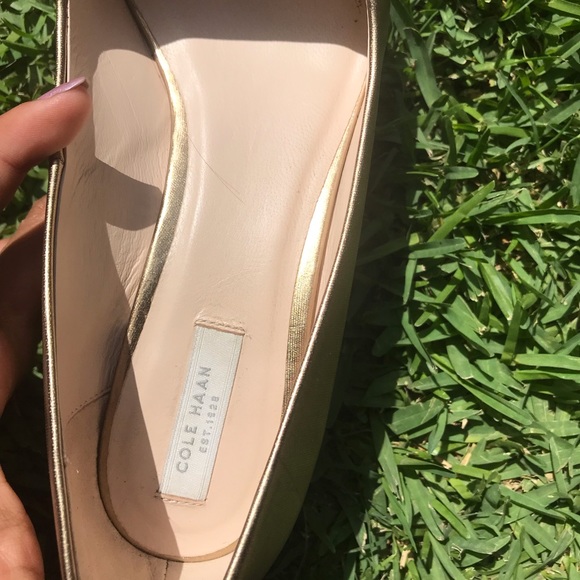 Gold Cole Hann womens heels - Picture 3 of 6